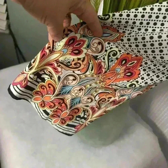 Chico’s Women’s Size 3 XL Long Sleeve Criss Cross V Neck Mixed Print Tunic - Picture 4 of 10